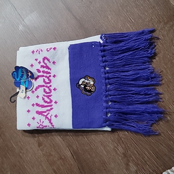 Vintage Disney Aladdin Scarf - Picture 1 of 4